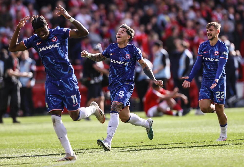 超越老穆勒！凯恩成为德甲历史上最快达成十次帽子戏法的球员