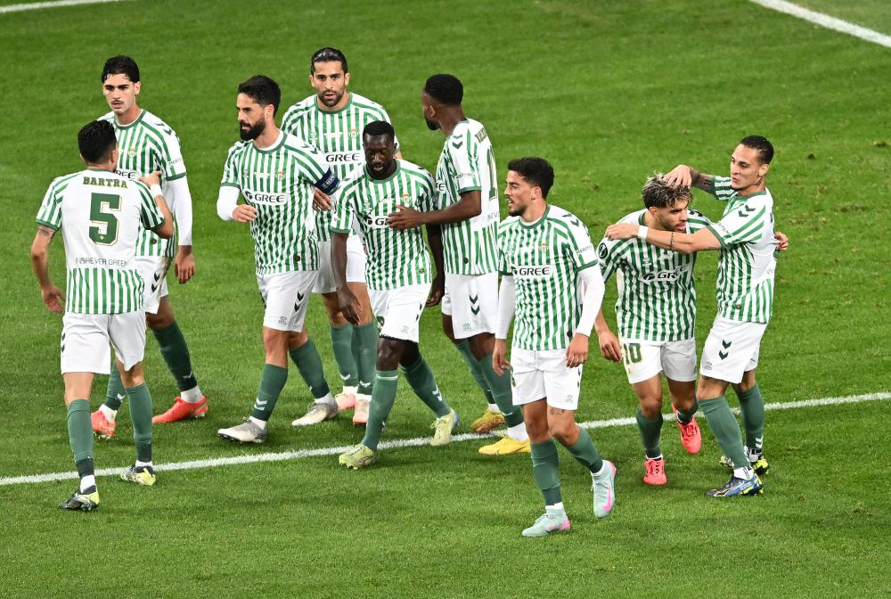 篮球篮网锁定前八席位，季后赛形势明朗